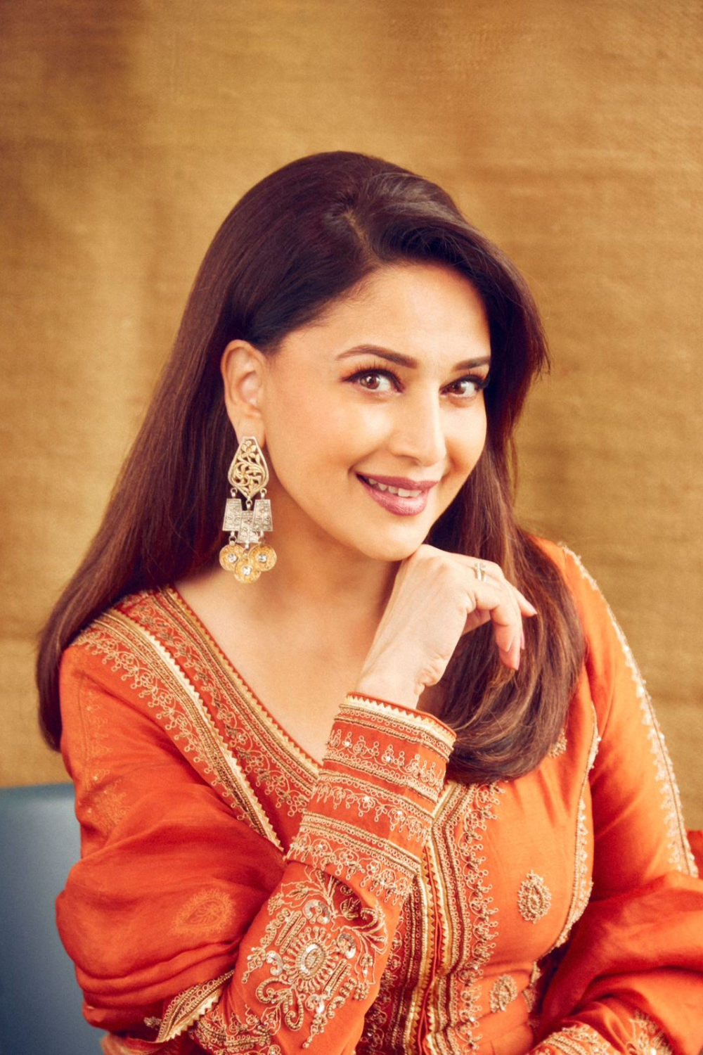 madhuri dixit orange dress Madhuri Dixit as Nisha in Hum Aapke Hain Koun, 1994 : r/BollywoodFashion