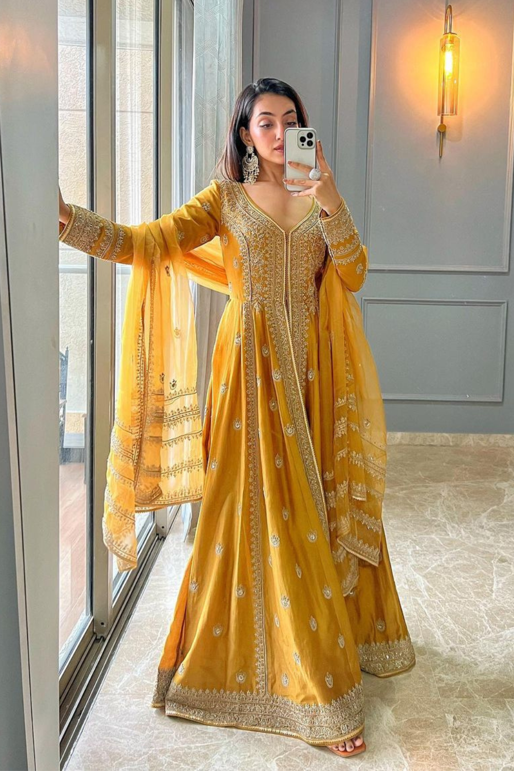 Daizy in Zahra Anarkali Set